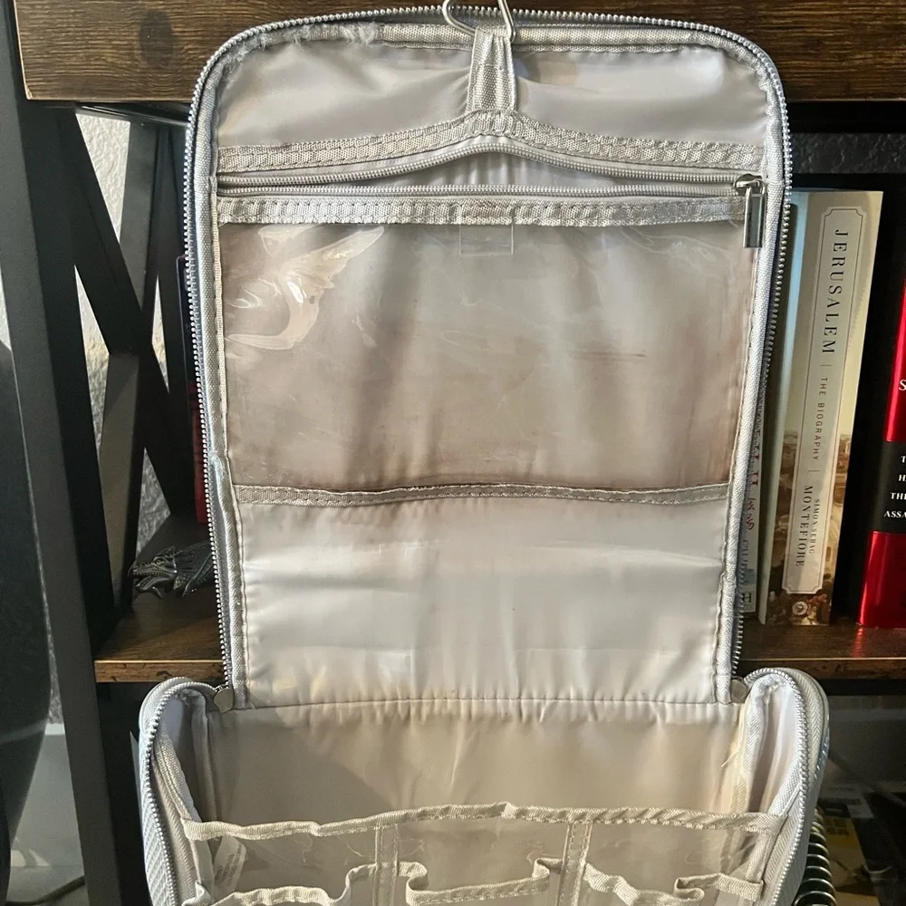 LAURA ASHLEY Makeup Hanging Organizer